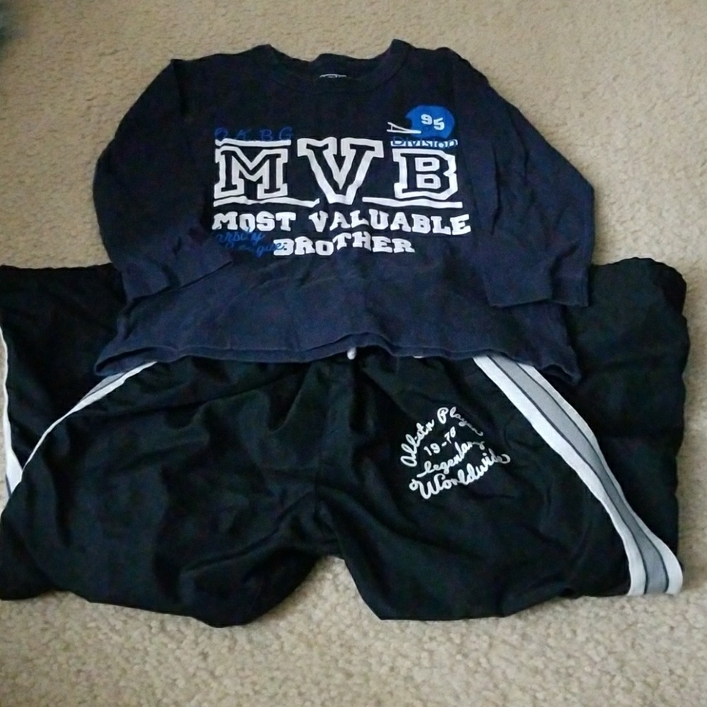 Boys 3T long sleeve T and joggers